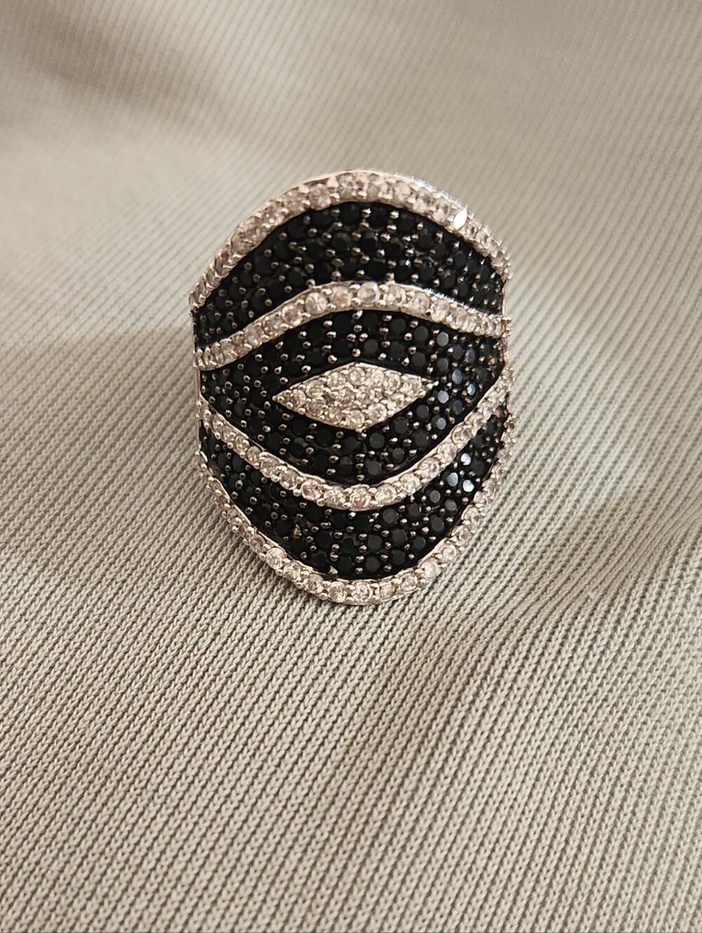 925 Silver Ring, Size 9.5 **